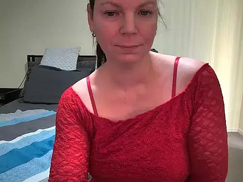 PlayfulcurvyyMilf from StripChat is Freechat