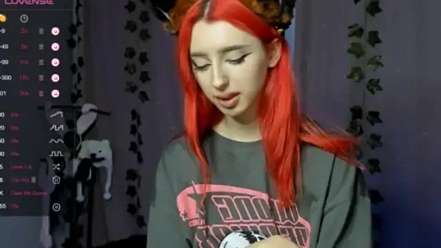 Polly__Hill from StripChat