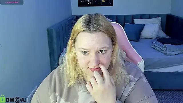 polly_greartt from StripChat is Freechat