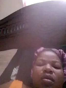 pretty-donna from StripChat is Freechat