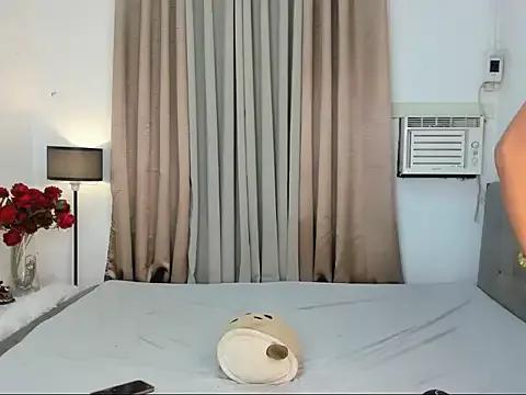 pretty_bubbles from StripChat is Freechat