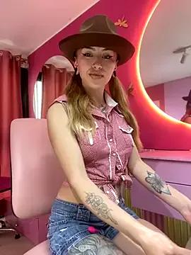 PrettyAshley_ from StripChat is Freechat