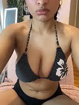 Princess_hennessy from StripChat is Freechat