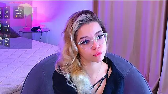 PrincessSlay from StripChat is Freechat