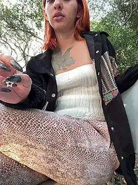 PurpleLinn from StripChat is Freechat