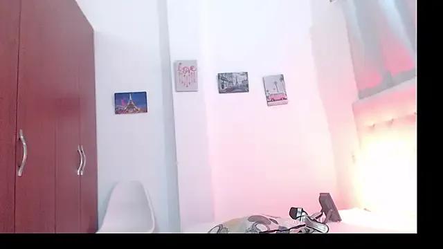 queen-dayanna from StripChat is Freechat