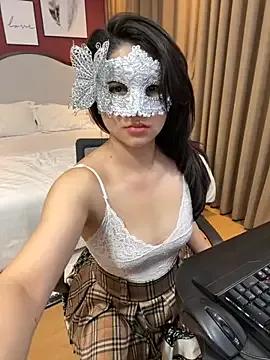 Queen-of-Love from StripChat is Freechat