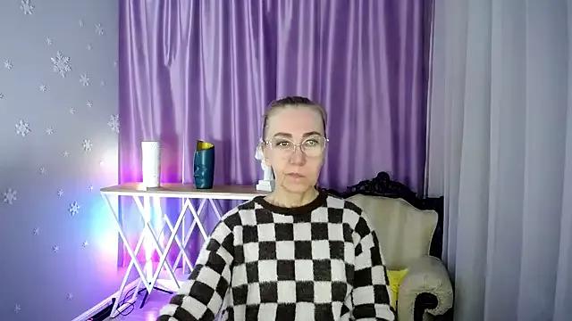 queen_a_n_i from StripChat is Freechat