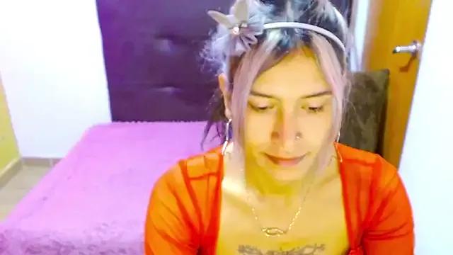 Queen_camila from StripChat