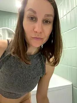 Queen_Dance from StripChat