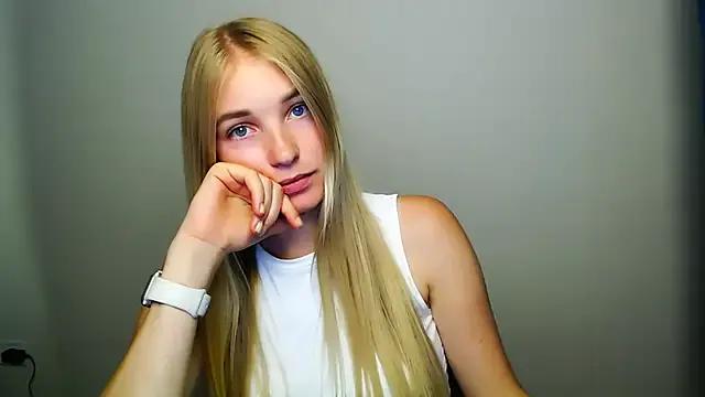 Queen_ofLove from StripChat