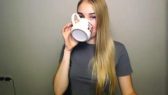 Queen_ofLove from StripChat