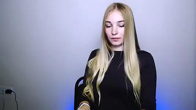 Queen_ofLove from StripChat