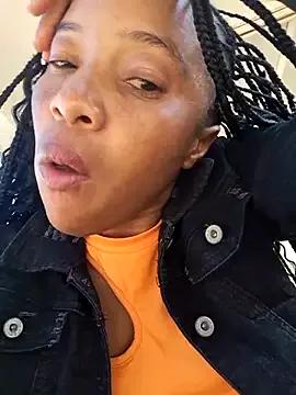 QueenBaexx from StripChat