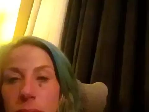 queenbtch from StripChat