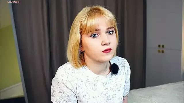 QueenieBerner from StripChat