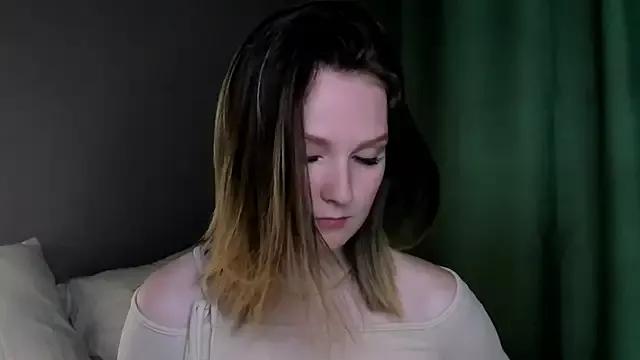 QueenieHathaway from StripChat is Freechat