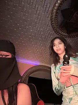 Queentaraf999 from StripChat is Freechat