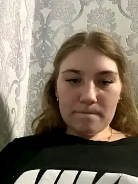 Explore sexy model Rae_Vallie