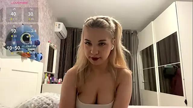 Randa_babygirl from StripChat is Freechat