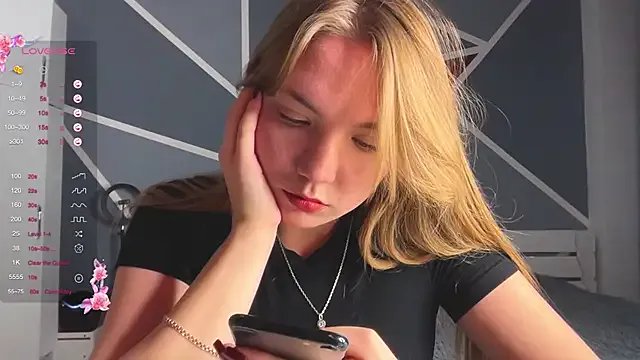 RebeccaEglitis on StripChat 