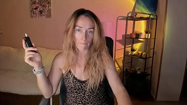 RebeccaMartinez from StripChat is Freechat