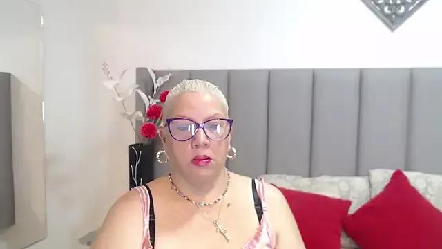 RebeccaSiinss from StripChat is Freechat