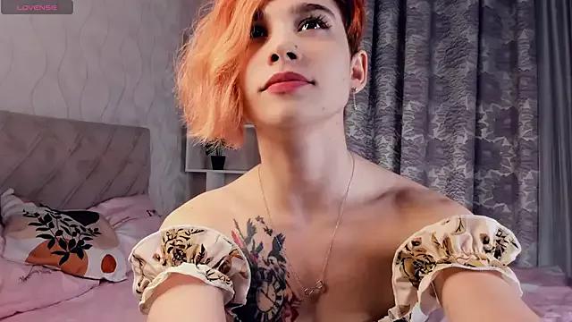 RedLovely from StripChat is Freechat