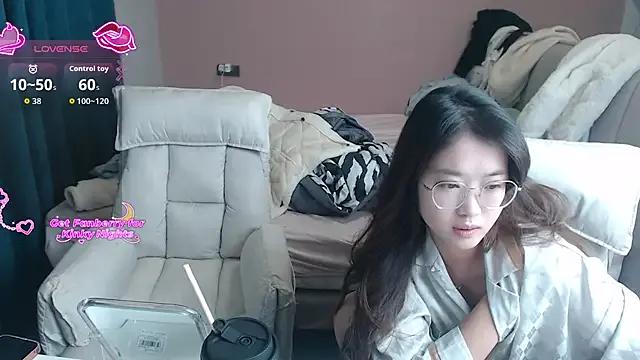 redrose520 from StripChat is Freechat