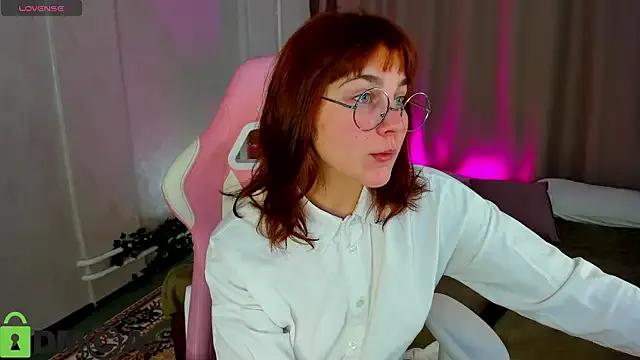 Rene_Shine from StripChat is Freechat