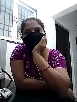 Rennu_ from StripChat is Freechat