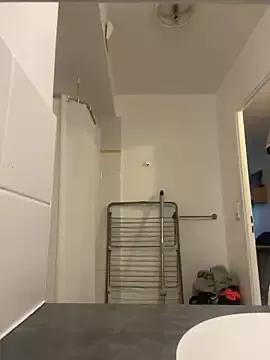 Renoirmonter from StripChat is Freechat