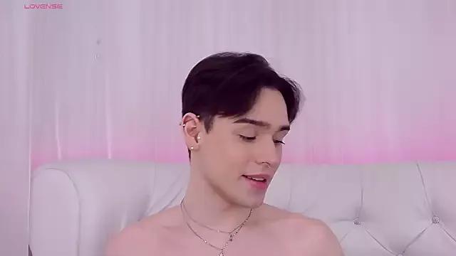 RobbyCharming from StripChat