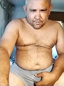 Rogerbear from StripChat is Freechat
