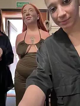 RollingGirlzzz from StripChat