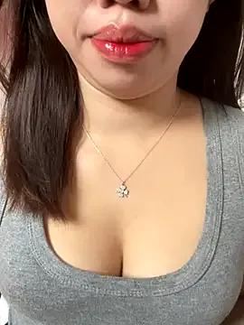 Rose-babyx from StripChat is Freechat