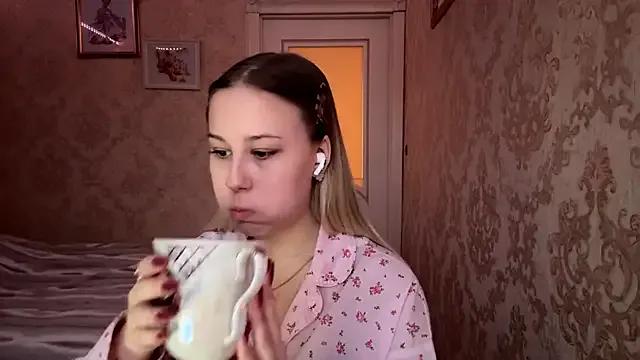 Rose_Lachrymose from StripChat is Freechat