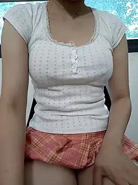 RoseBabyCute from StripChat is Freechat