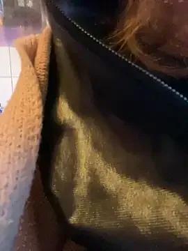 Rosegold69 from StripChat is Freechat