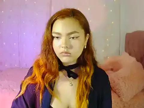 rosegoldseraphine8 from StripChat