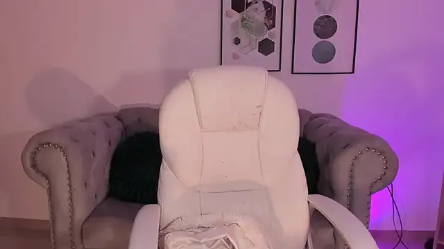 rosel_rouge from StripChat is Freechat