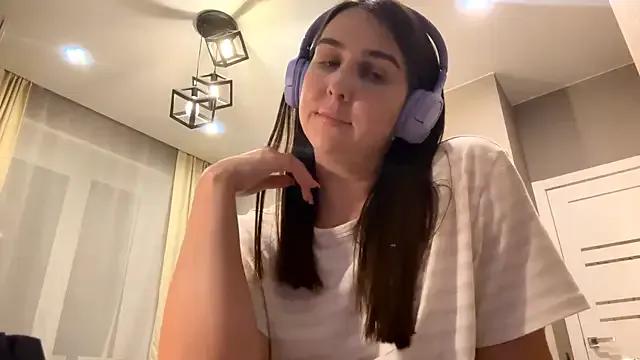 RoseRossi from StripChat is Freechat