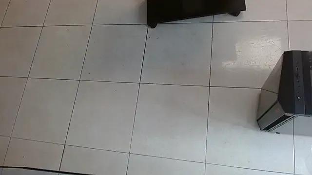 rosse_m from StripChat is Freechat