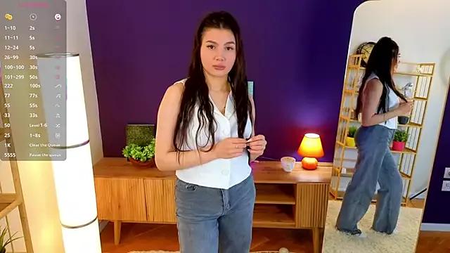RowenaDenmark from StripChat is Freechat