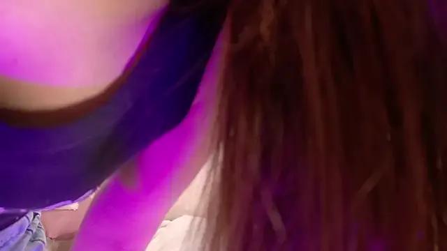 Roxanna-Mill from StripChat is Freechat