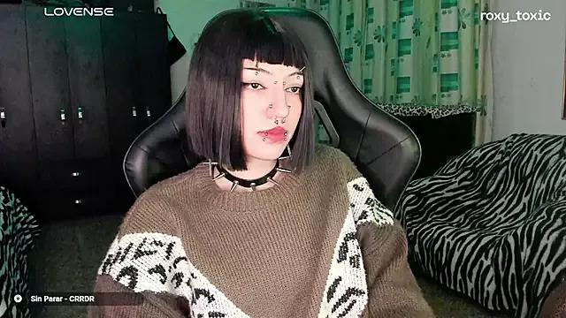 roxy_toxic from StripChat is Freechat