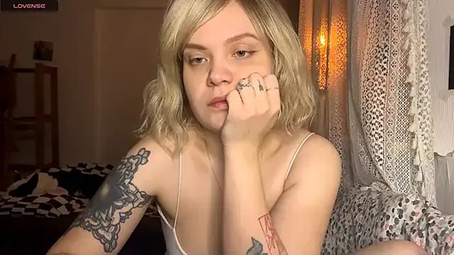 SabrinaFolts from StripChat is Freechat