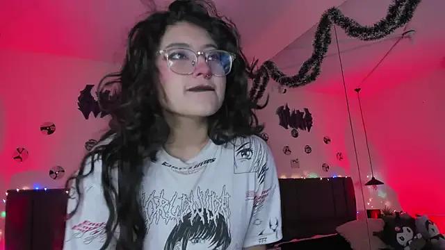 SabrinaV_ from StripChat is Freechat