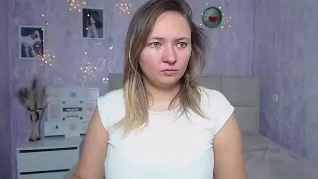 SallyVerda from StripChat is Freechat