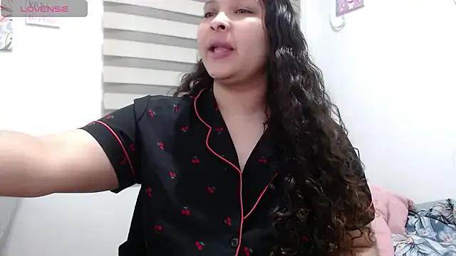 samanta-rosee from StripChat is Freechat